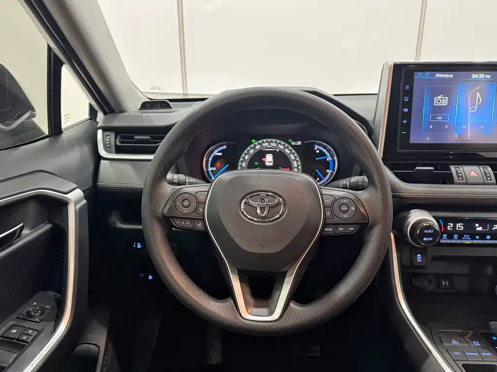 Toyota RAV4 — миниатюра 15