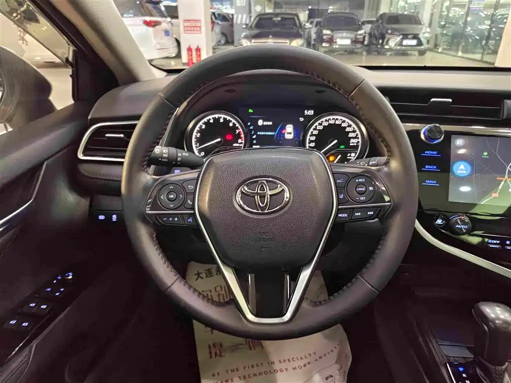 Toyota Camry — миниатюра 8