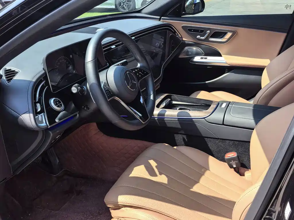Mercedes-Benz E-Class — миниатюра 3