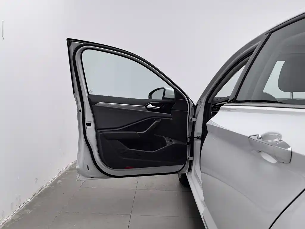 Volkswagen Sagitar — миниатюра 8