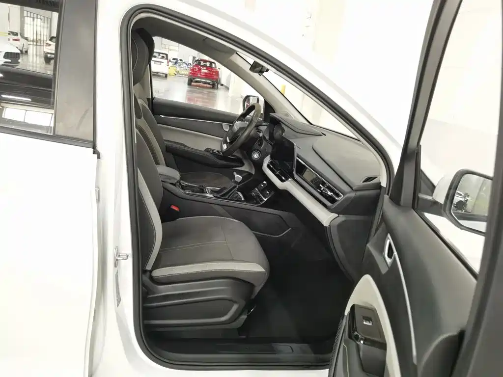 Wuling Victory — миниатюра 23
