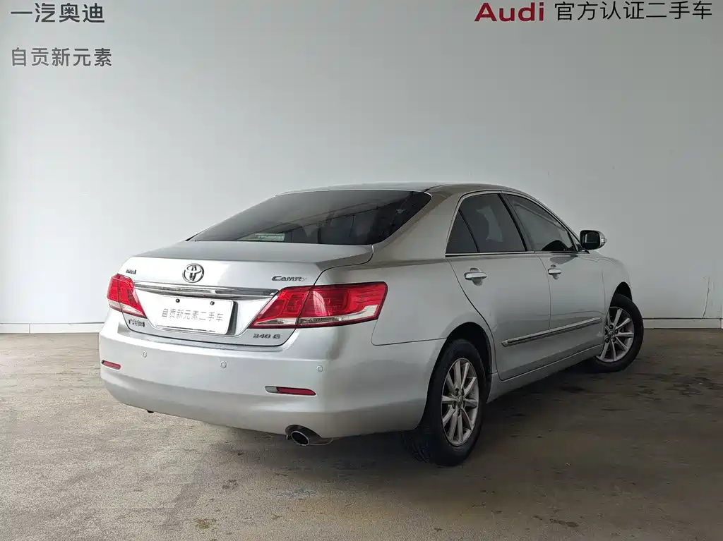 Toyota Camry — миниатюра 3