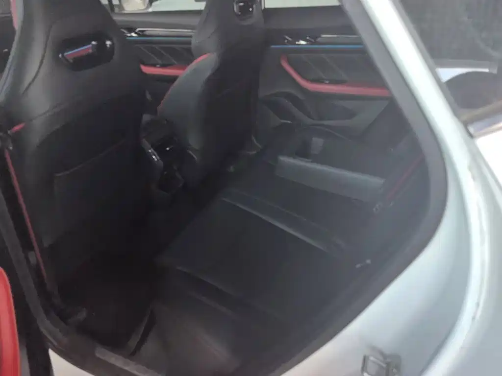 Peugeot 2008 — миниатюра 24