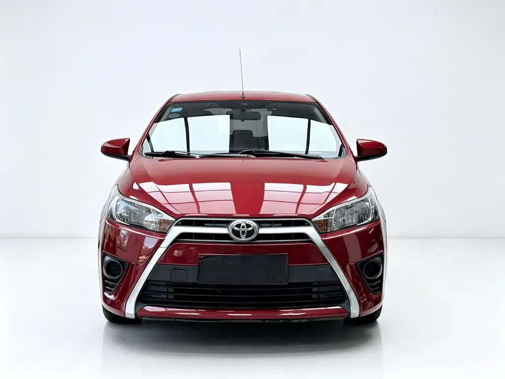Toyota Yaris L — миниатюра 2