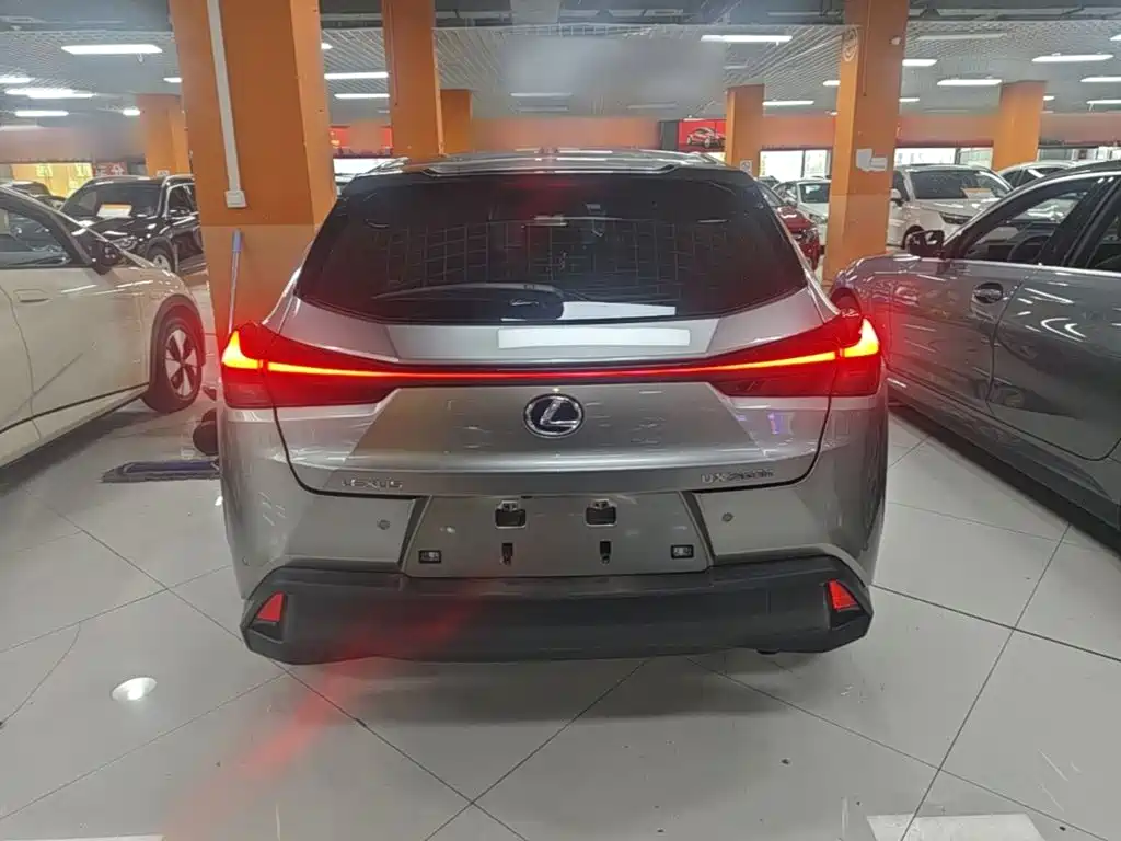 Lexus UX — миниатюра 6