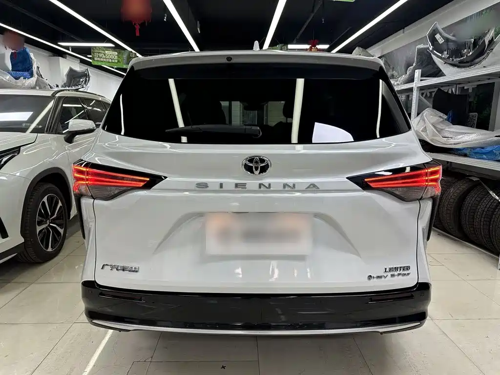 Toyota Sienna — миниатюра 12
