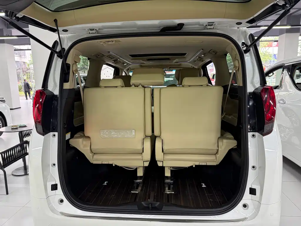 Toyota Alphard 2018 3.5L Luxury