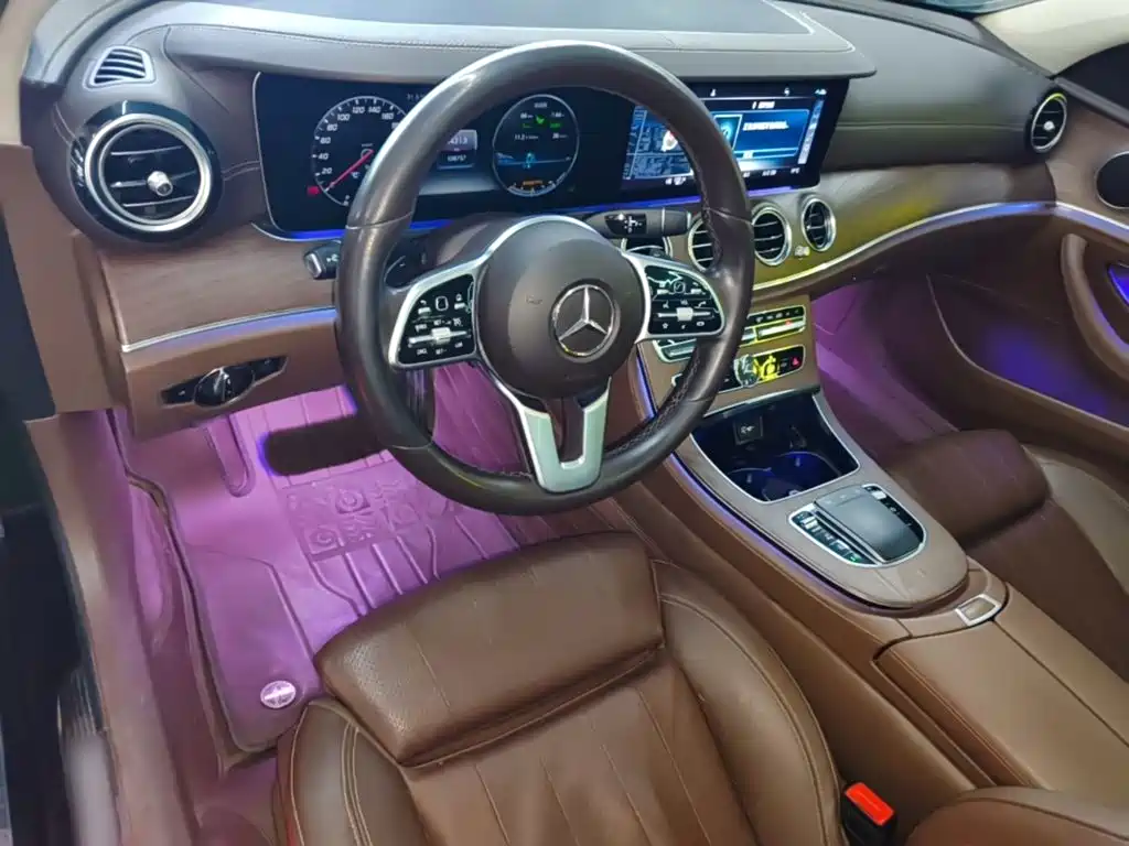 Mercedes-Benz E-Class — миниатюра 10