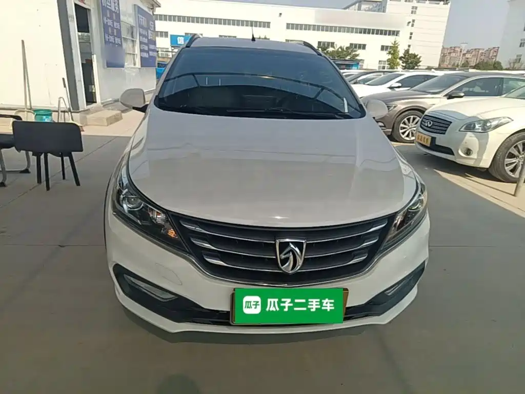 Baojun 310W — миниатюра 3