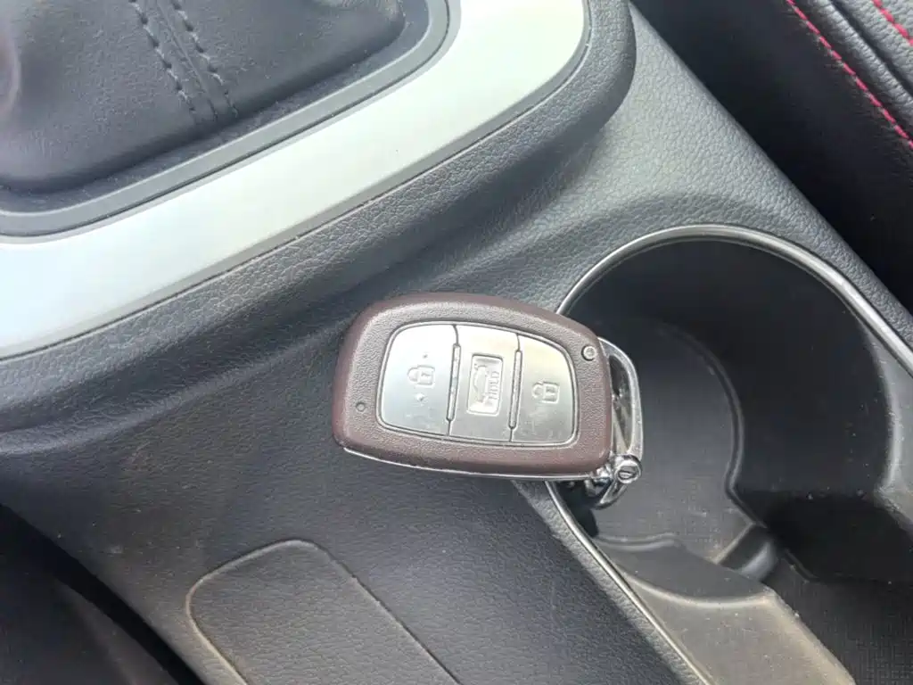 Hyundai Elantra — миниатюра 9