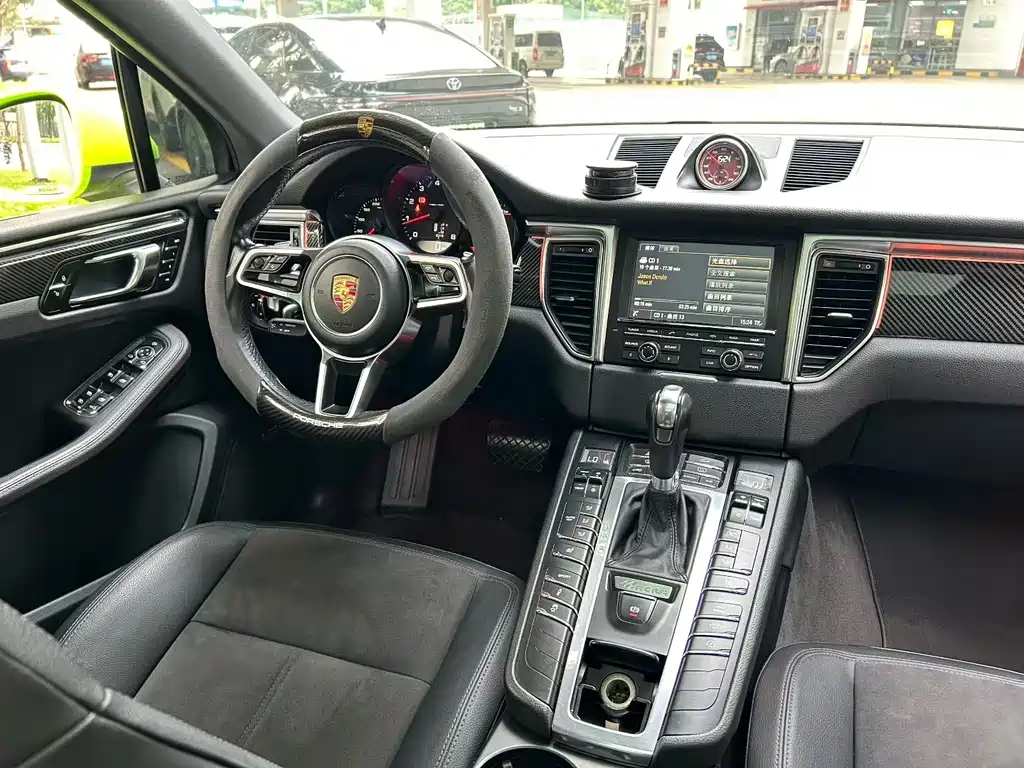 Porsche Macan — миниатюра 7