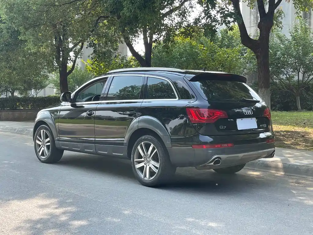 Audi Q7 — миниатюра 6