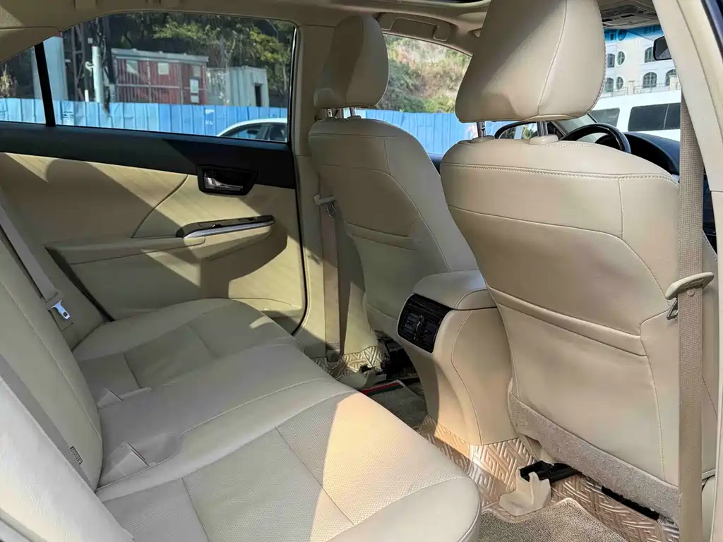 Toyota Camry — миниатюра 14