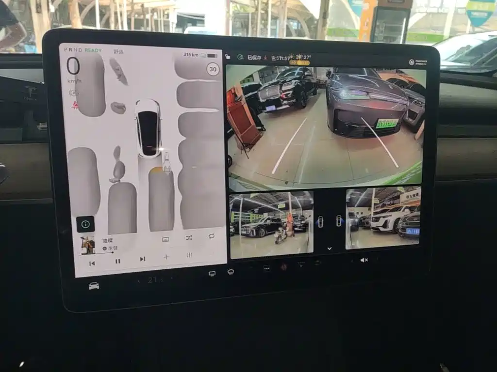 Tesla Model Y — миниатюра 13