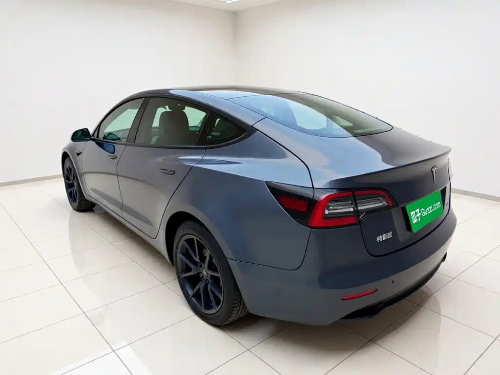 Tesla Model 3 — миниатюра 25
