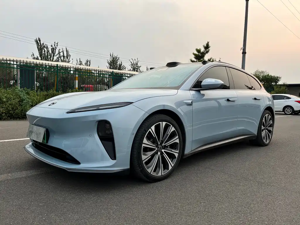 NIO ET5T