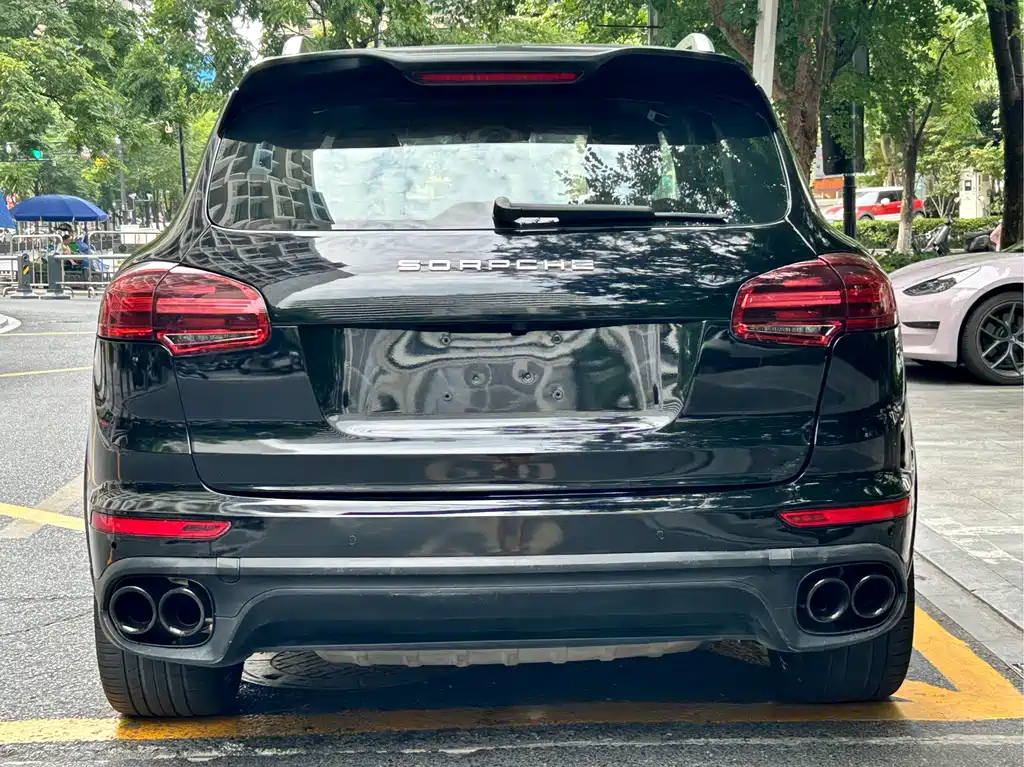 Porsche Cayenne — миниатюра 4