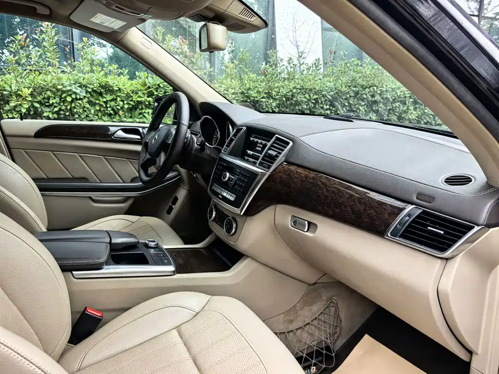 Mercedes-Benz GL-Class — миниатюра 26