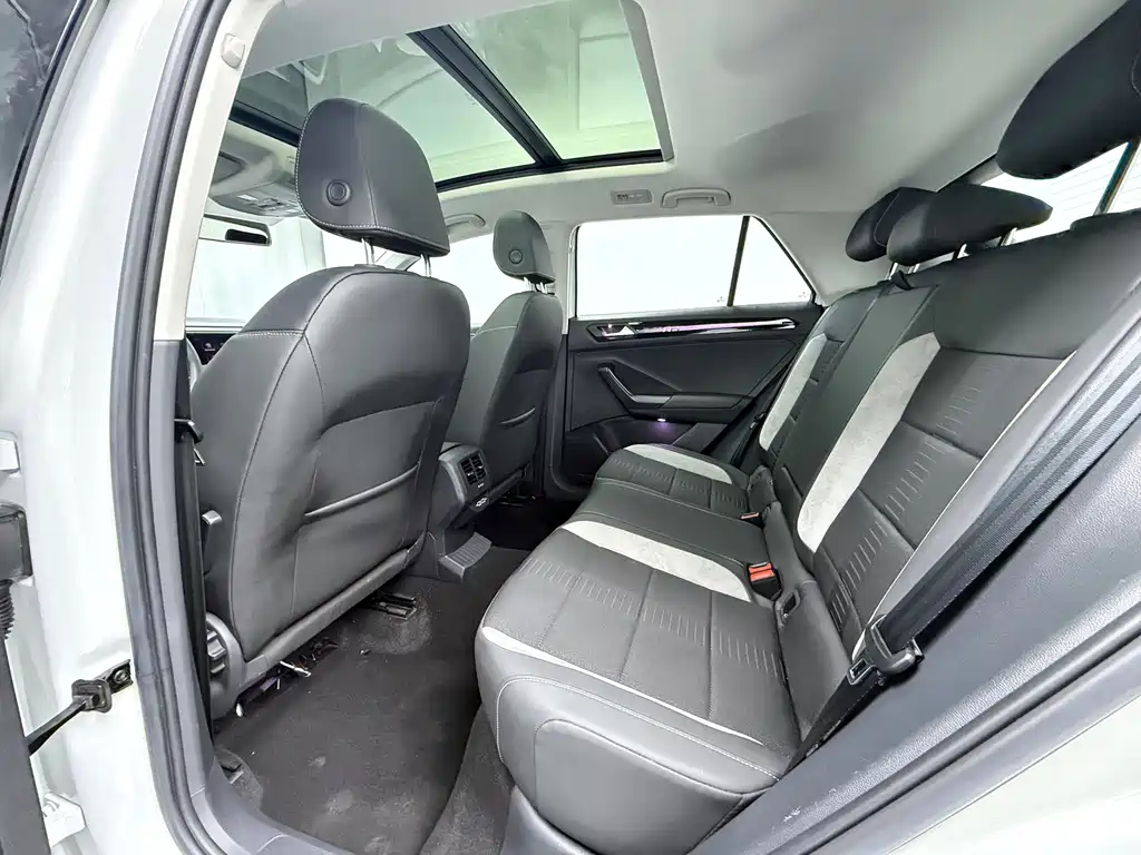 VOLKSWAGEN T ROC EXPLORING SONGS