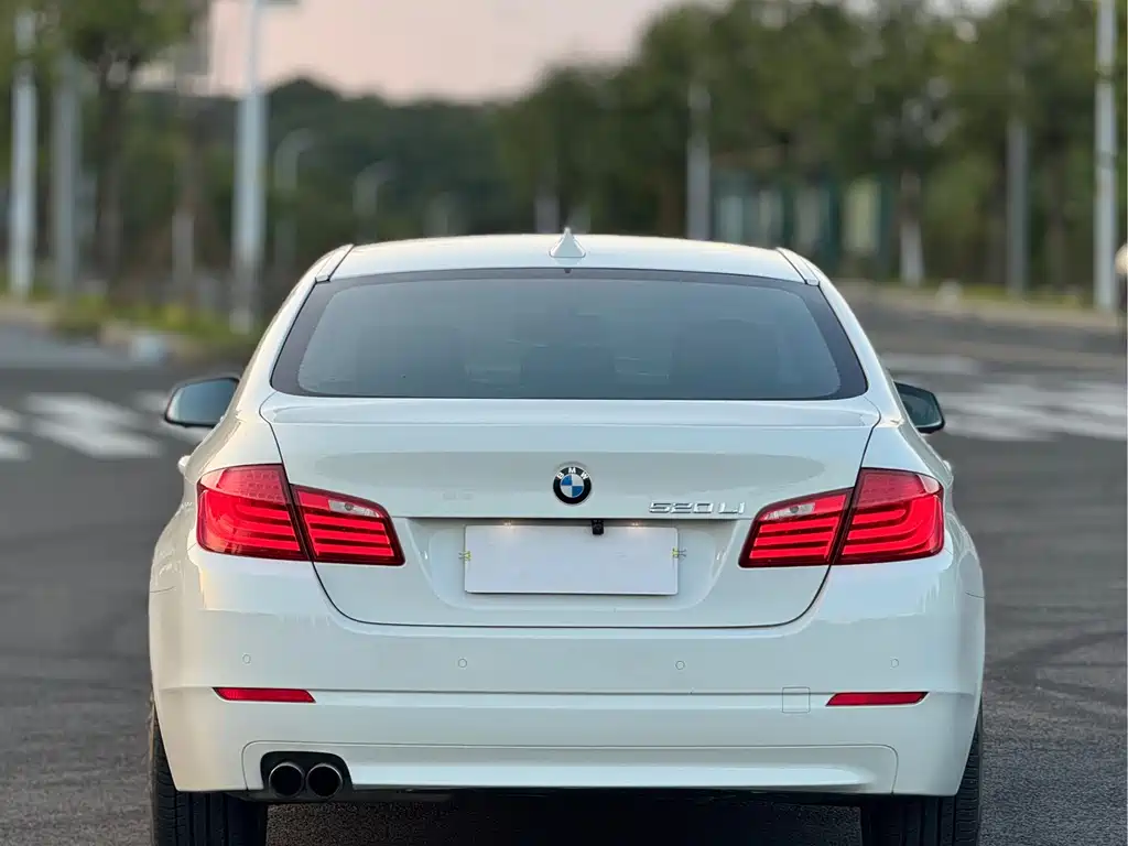 BMW 5 Series — миниатюра 15