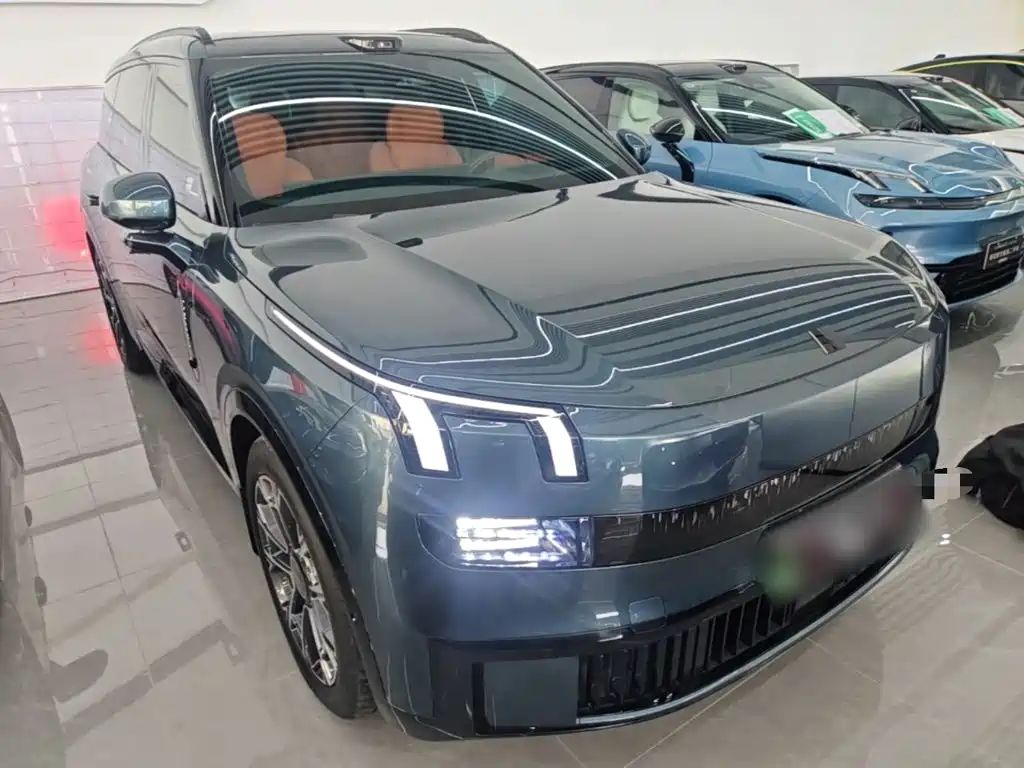 Lynk & Co 900 — миниатюра 4