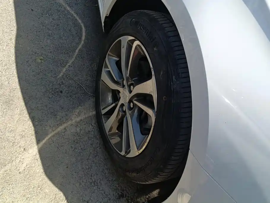 Buick Verano — миниатюра 6