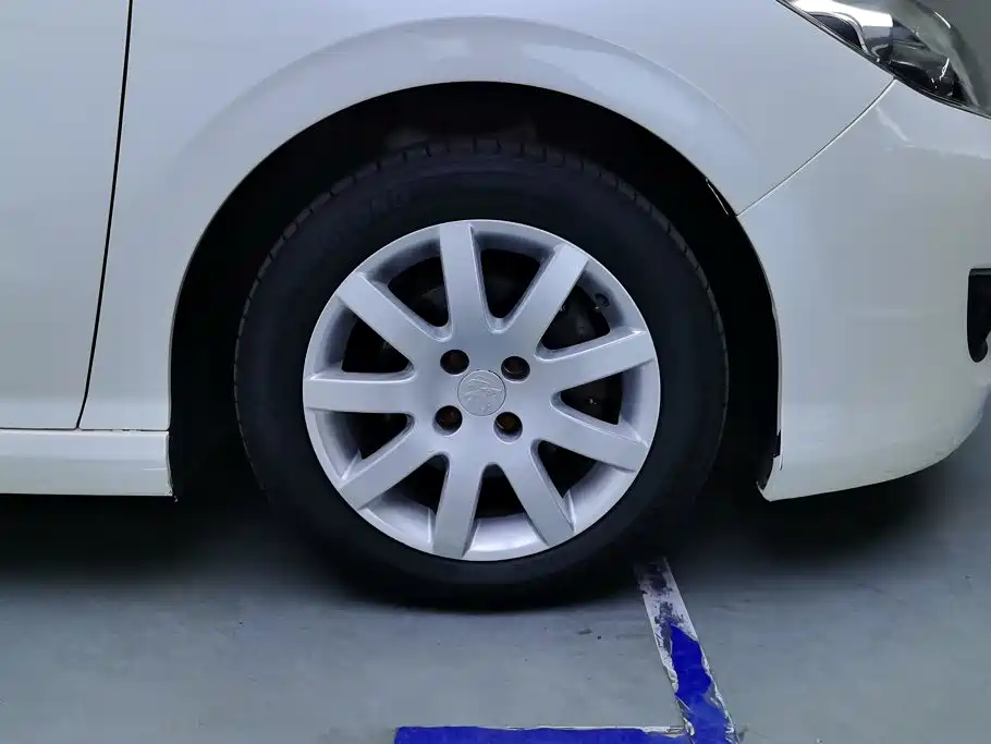 Peugeot 308 — миниатюра 6