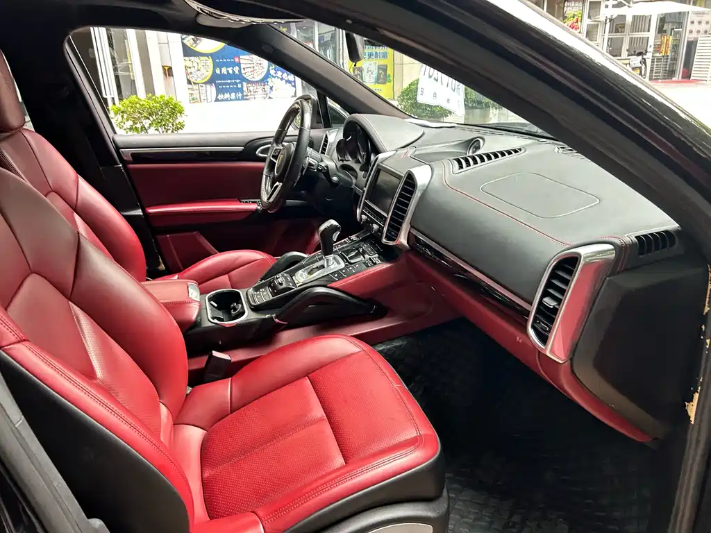 Porsche Cayenne — миниатюра 8