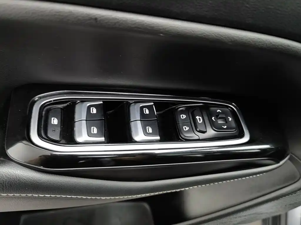 Wuling Victory — миниатюра 9