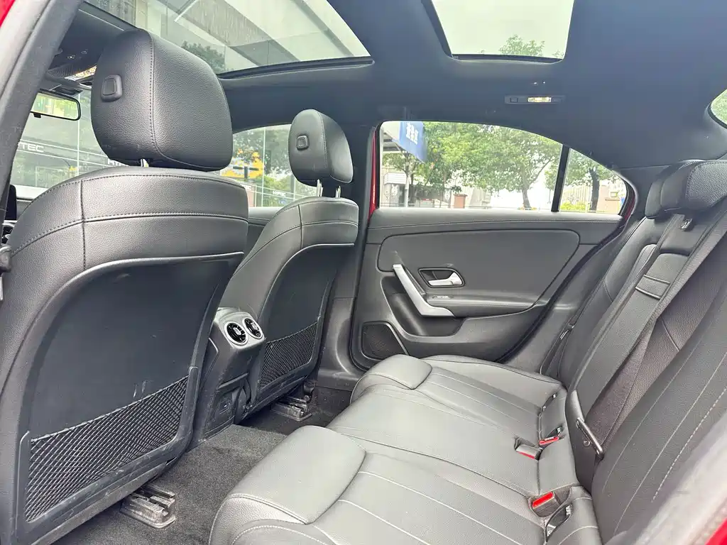 Mercedes-Benz A-Class — миниатюра 8
