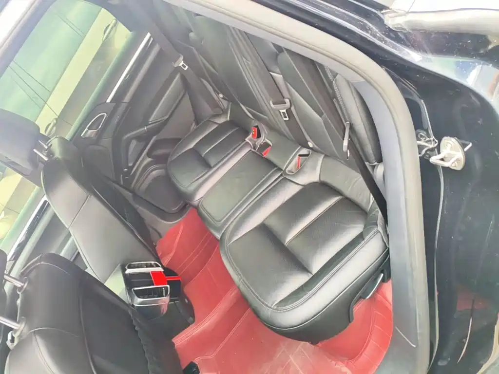 Porsche Cayenne — миниатюра 17