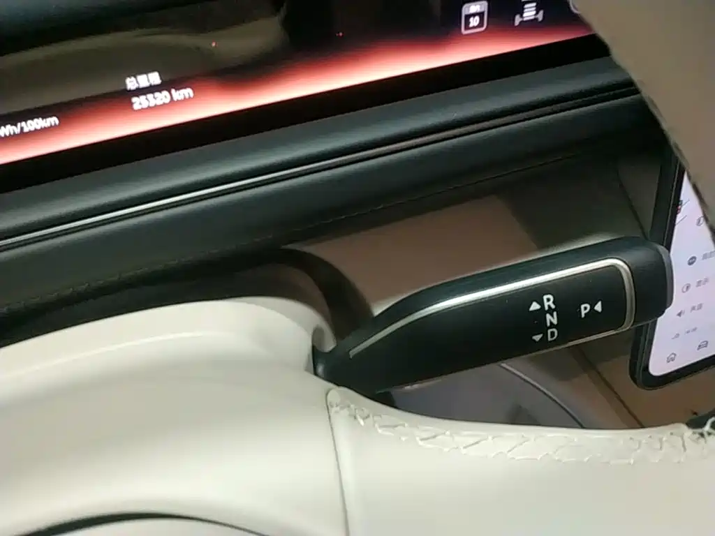 NIO ES8 — миниатюра 14