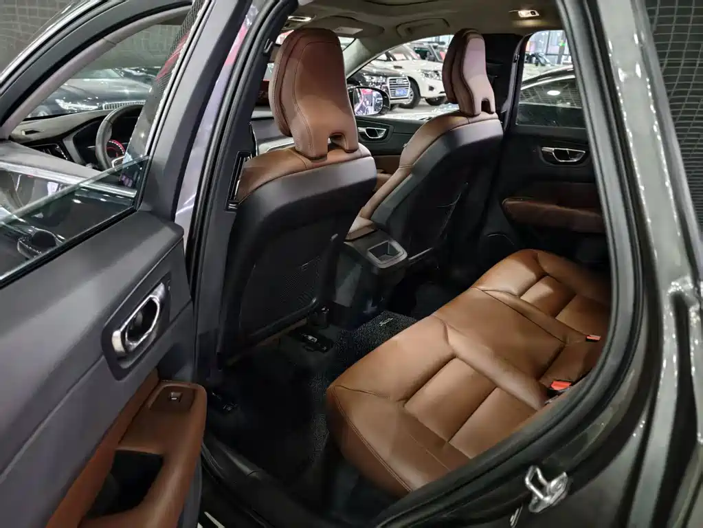 Volvo XC60 — миниатюра 9