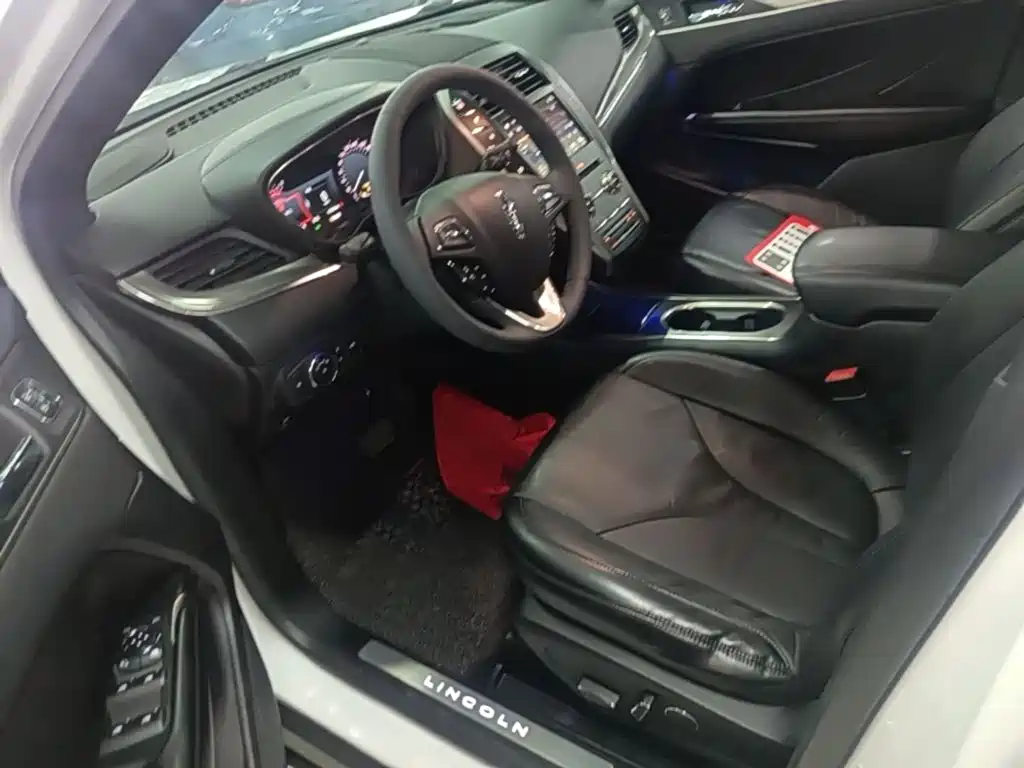 Lincoln MKC — миниатюра 16