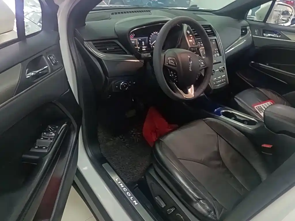 Lincoln MKC — миниатюра 15