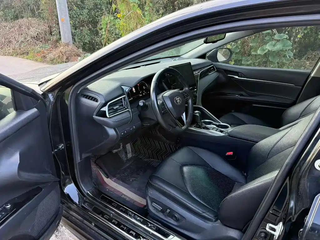 Toyota Camry — миниатюра 4
