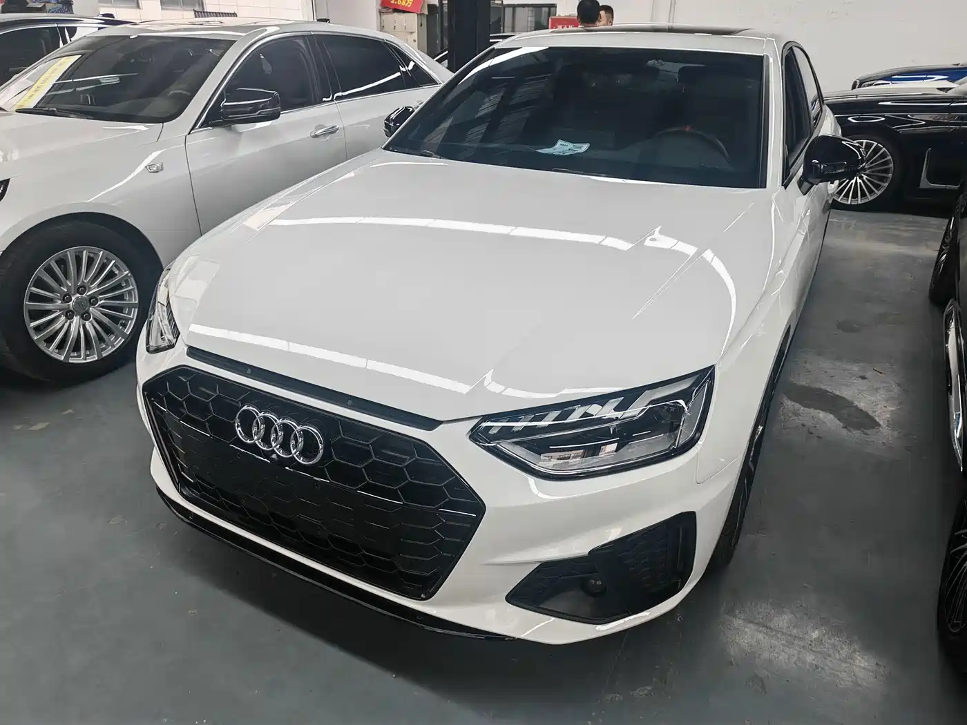 奥迪A4L 2025款 200万辆悦享版 40 TFSI 豪华动感型 2025