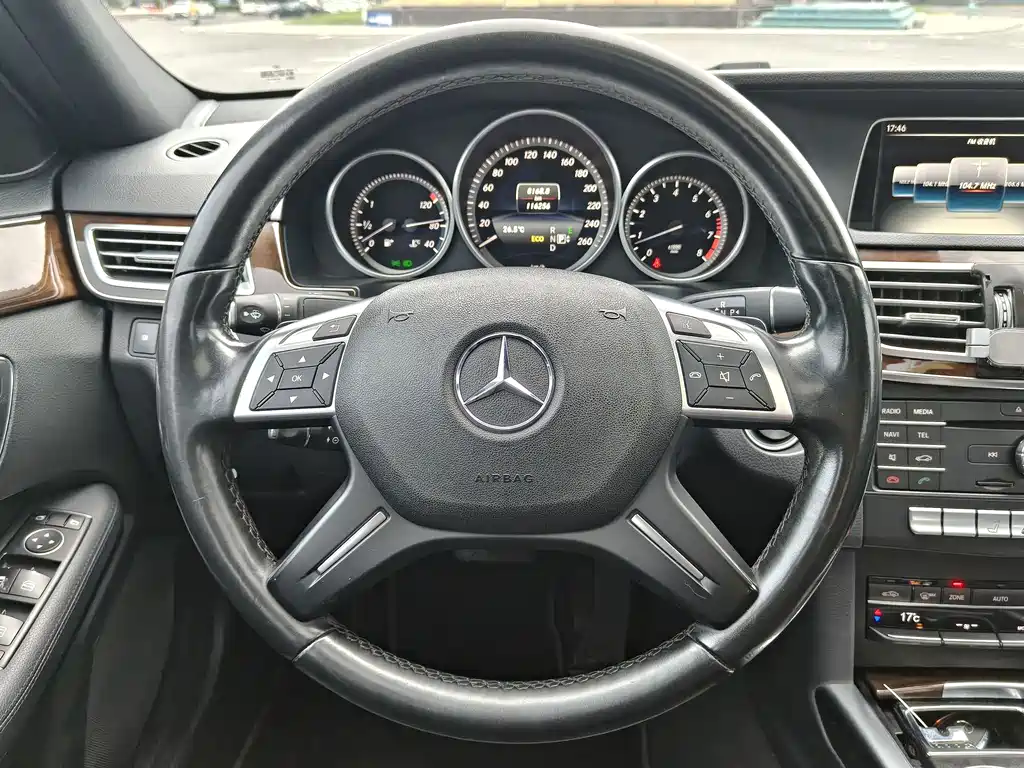 Mercedes-Benz E-Class — миниатюра 20