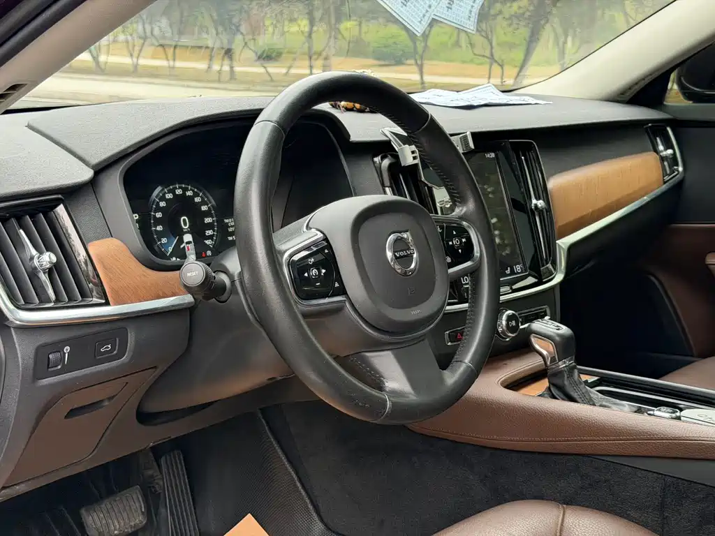 Volvo S90 — миниатюра 12