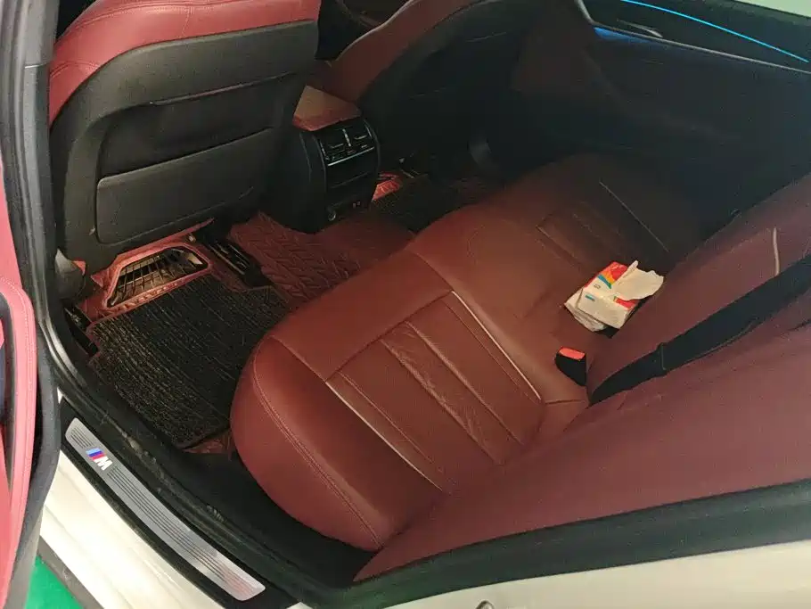 BMW 5 Series — миниатюра 11