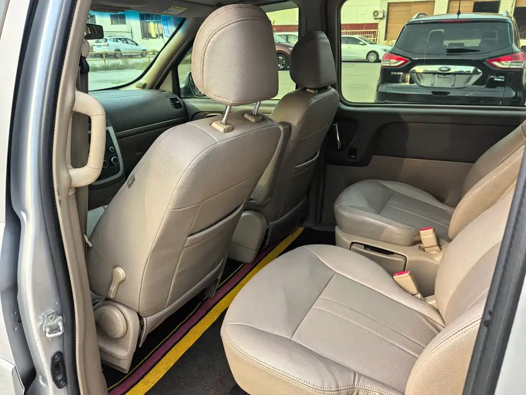 Buick GL8 — миниатюра 10