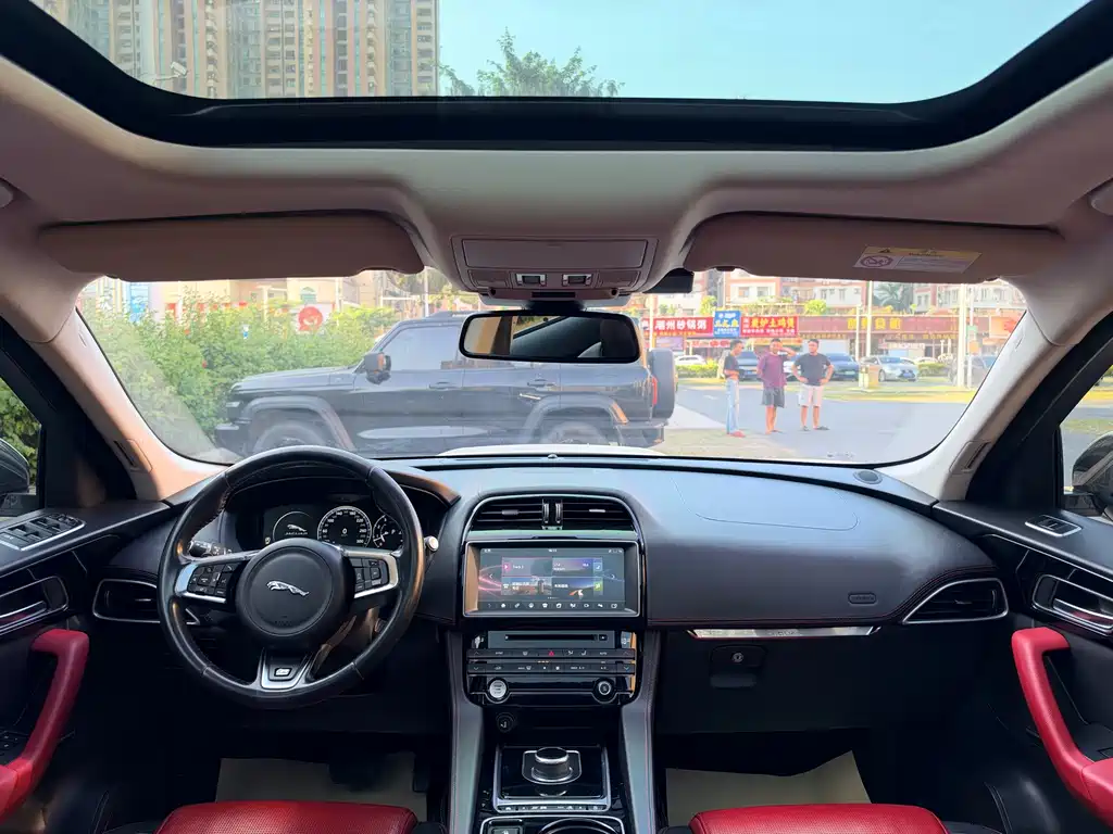 Jaguar F-PACE — миниатюра 18