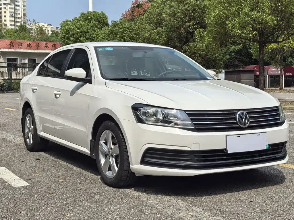 Volkswagen Lavida — миниатюра 2
