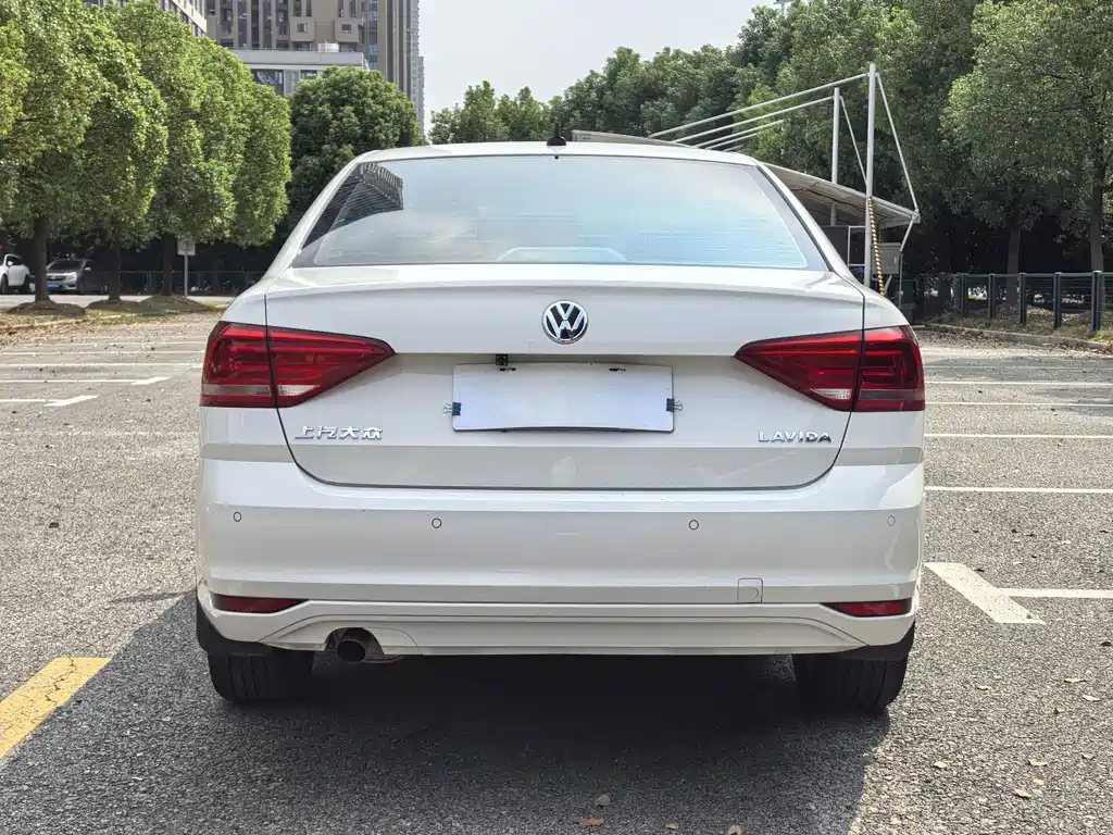 Volkswagen Lavida — миниатюра 4
