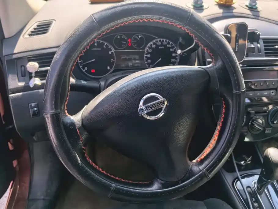 Nissan Tiida — миниатюра 15