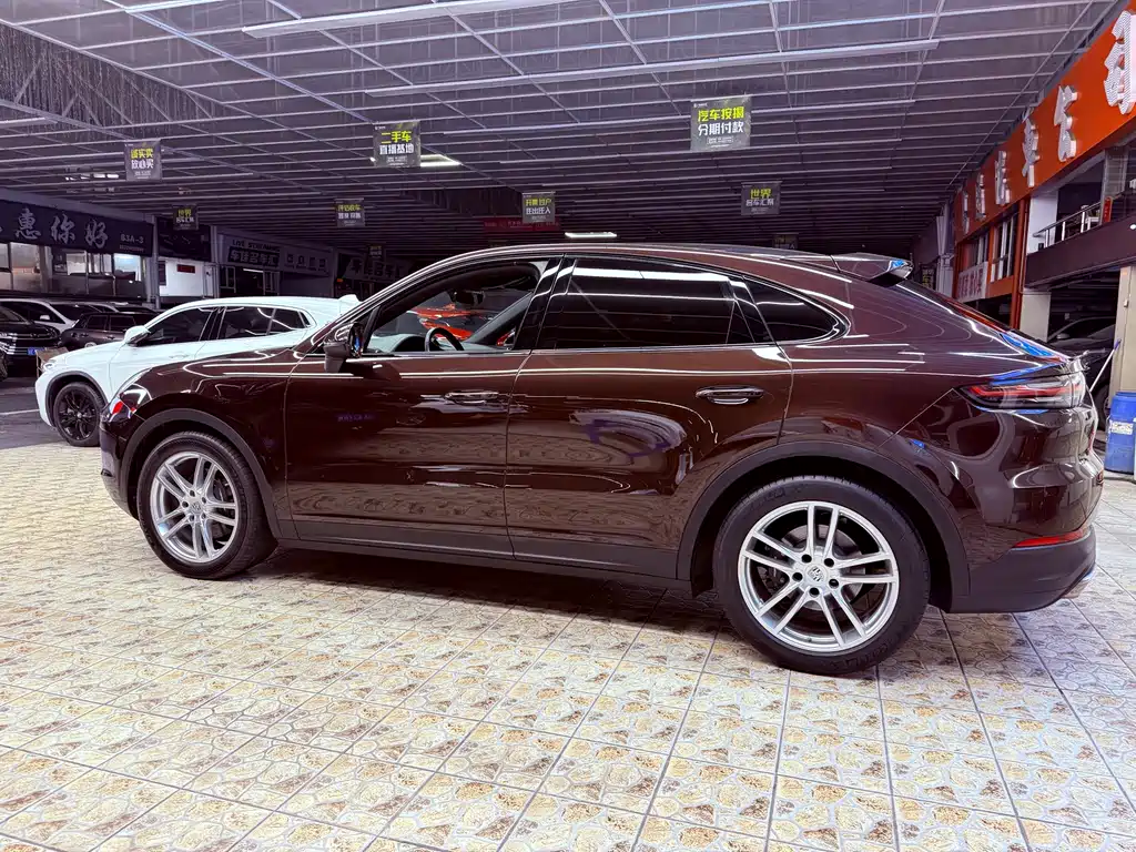 Porsche Cayenne — миниатюра 8