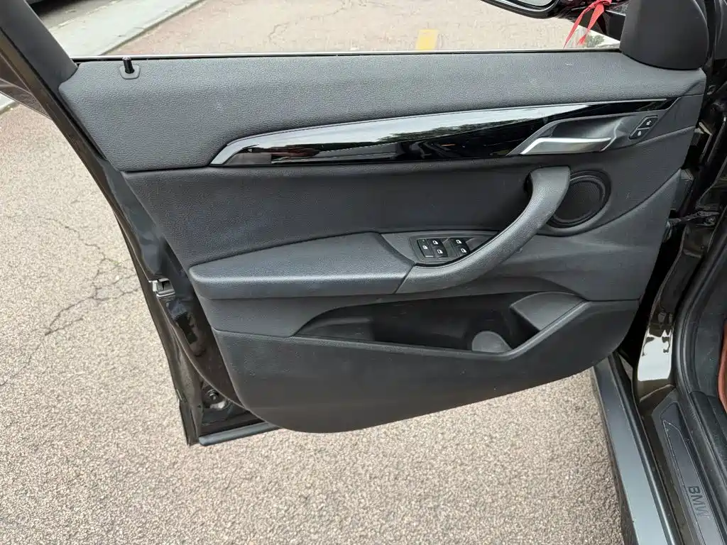 BMW X2 (Import) — миниатюра 6