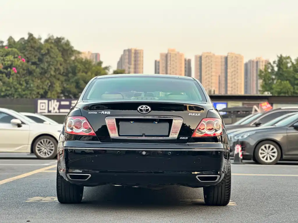 Toyota Reiz — миниатюра 13