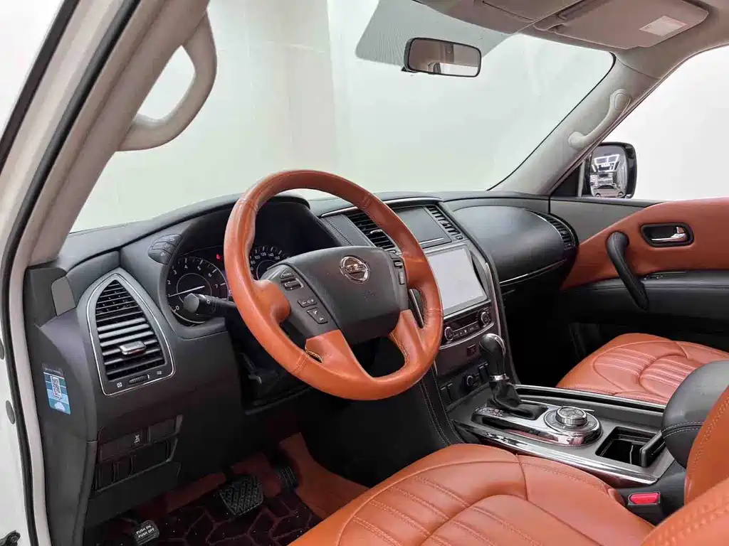Nissan Patrol — миниатюра 8