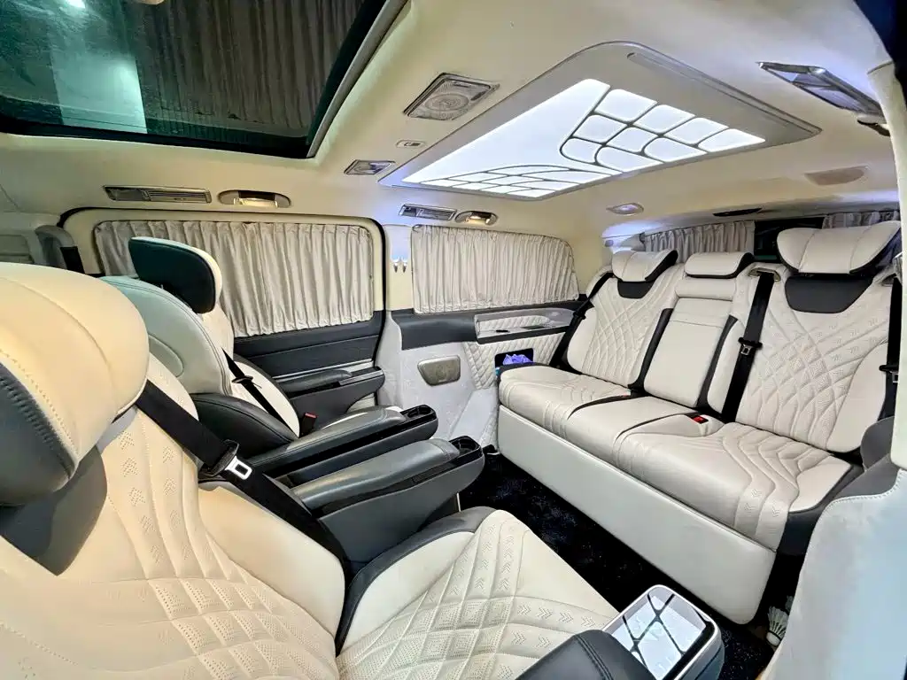 Mercedes-Benz V-Class — миниатюра 19